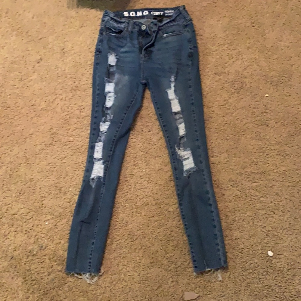 S.O.N.G curvy ripped jeans